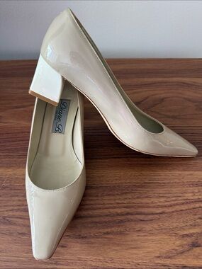 Diane B. Genuine Tan Patent Leather Pump With Solid White Block Heel. Size 37.5.